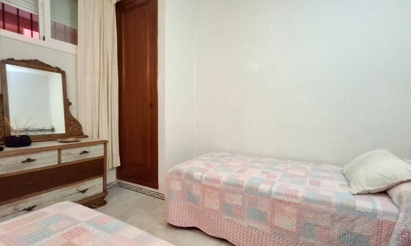 Resale - Apartment - Torrevieja - Playa de los Locos