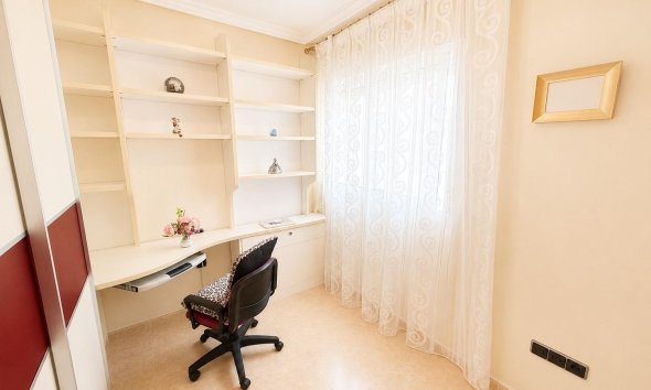 Resale - Apartment - Torrevieja - Playa del Cura