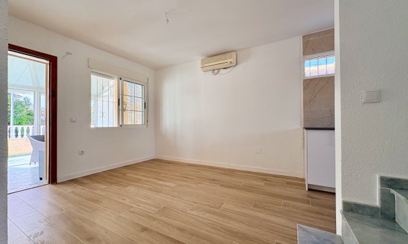 Resale - Villa - Orihuela - Los Balcones