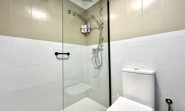 Resale - Apartament / Duplex - Torrevieja