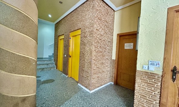 Resale - Apartament / Duplex - Torrevieja