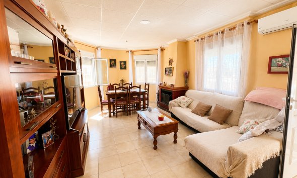 Resale - Villa - Torrevieja - La Siesta