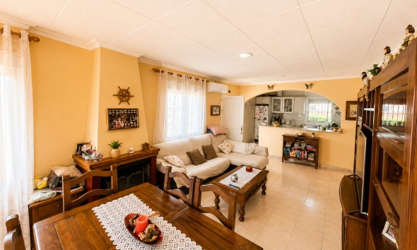 Resale - Villa - Torrevieja - La Siesta