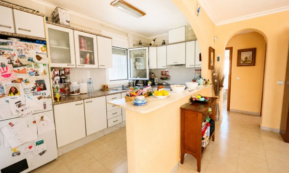 Resale - Villa - Torrevieja - La Siesta