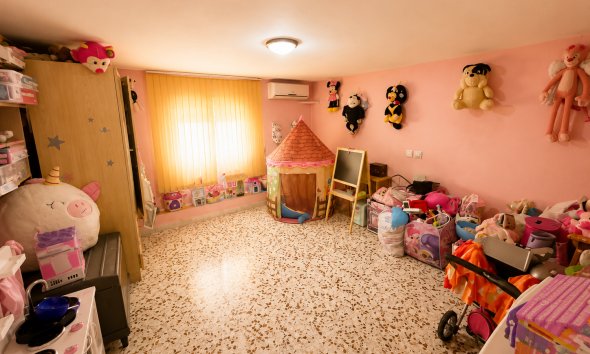 Resale - Villa - Torrevieja - La Siesta