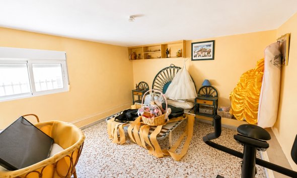 Resale - Villa - Torrevieja - La Siesta