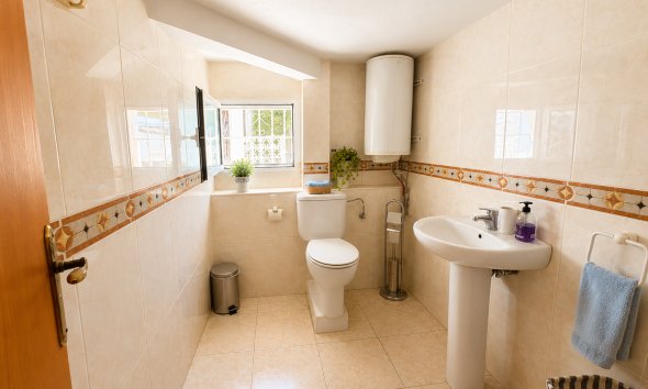 Resale - Villa - Torrevieja - La Siesta