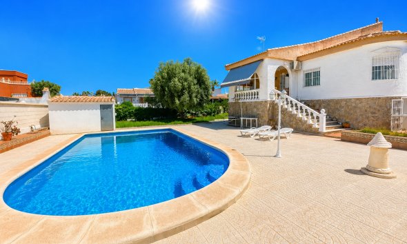 Resale - Villa - Torrevieja - La Siesta