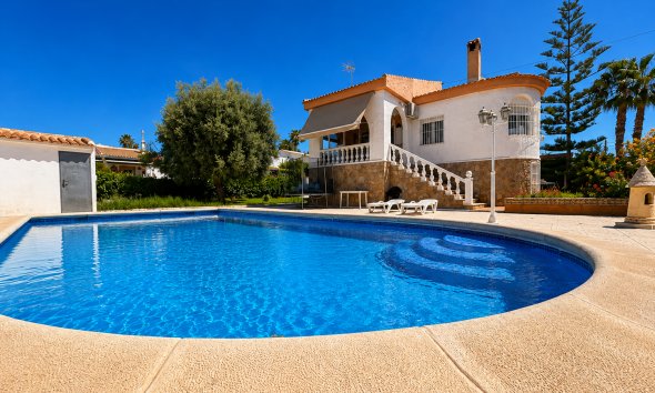 Resale - Villa - Torrevieja - La Siesta
