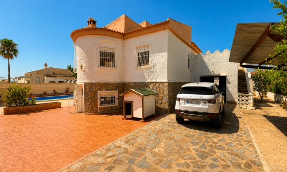 Resale - Villa - Torrevieja - La Siesta