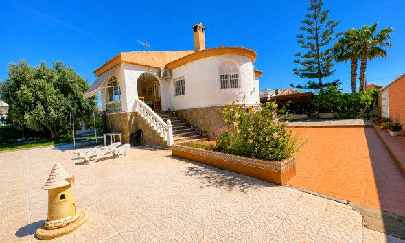 Resale - Villa - Torrevieja - La Siesta