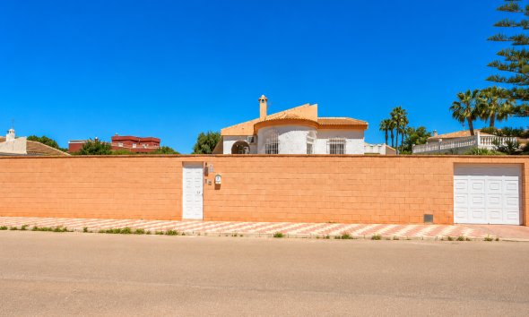 Resale - Villa - Torrevieja - La Siesta