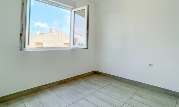 Resale - Apartament / Duplex - Torrevieja