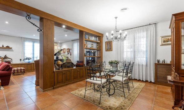 Resale - Villa - Torrevieja - La Veleta