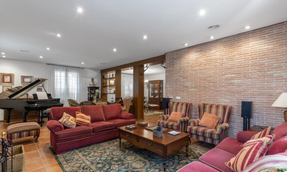 Resale - Villa - Torrevieja - La Veleta