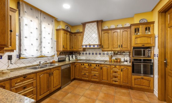 Resale - Villa - Torrevieja - La Veleta