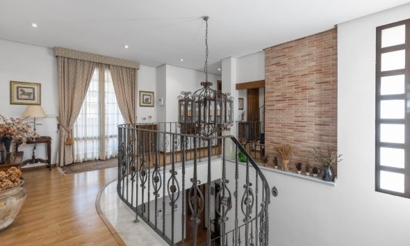 Resale - Villa - Torrevieja - La Veleta