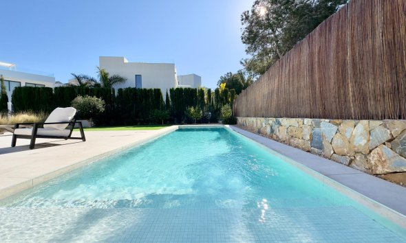 Resale - Villa - Orihuela - Las Colinas Golf