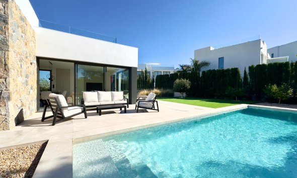 Resale - Villa - Orihuela - Las Colinas Golf