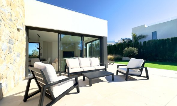 Resale - Villa - Orihuela - Las Colinas Golf