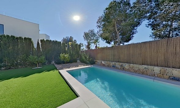 Resale - Villa - Orihuela - Las Colinas Golf