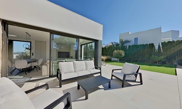 Resale - Villa - Orihuela - Las Colinas Golf