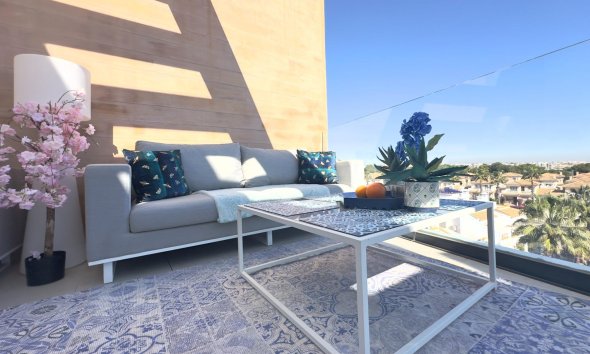 Resale - Apartment - Orihuela Costa - Los Dolses