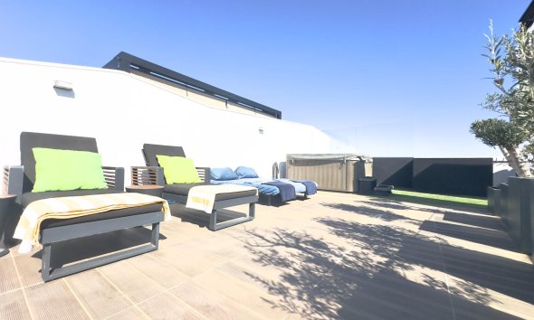 Resale - Apartment - Orihuela Costa - Los Dolses