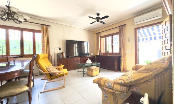 Resale - Villa - Orihuela Costa - La Zenia