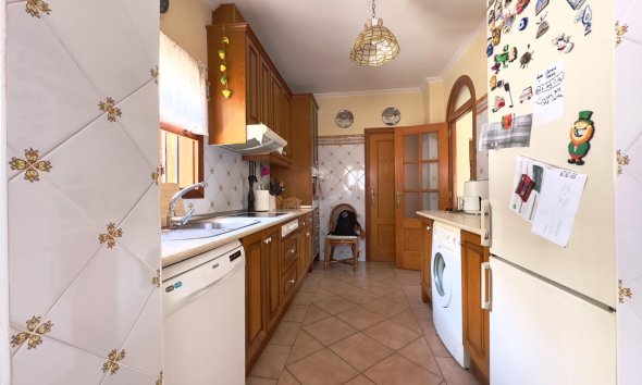 Resale - Villa - Orihuela Costa - La Zenia