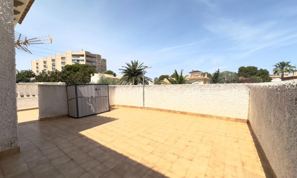 Resale - Villa - Orihuela Costa - La Zenia