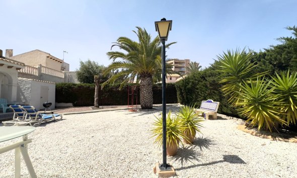 Resale - Villa - Orihuela Costa - La Zenia