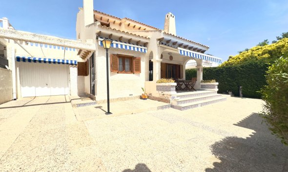 Resale - Villa - Orihuela Costa - La Zenia