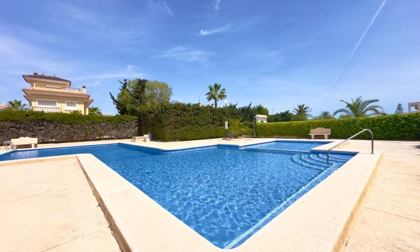 Resale - Villa - Orihuela Costa - La Zenia