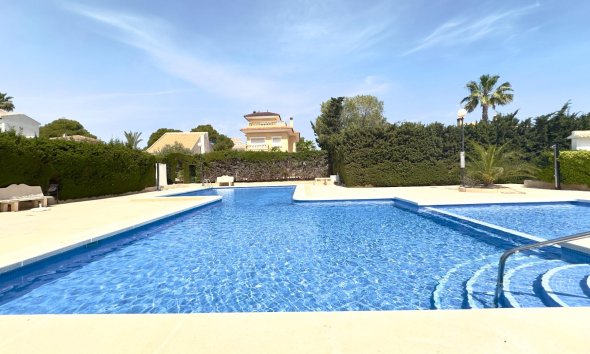 Resale - Villa - Orihuela Costa - La Zenia