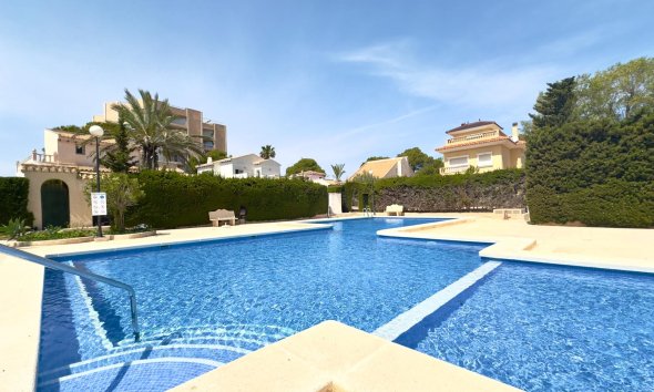 Resale - Villa - Orihuela Costa - La Zenia