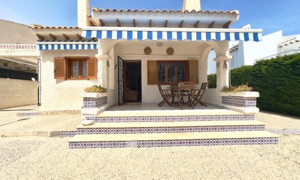 Resale - Villa - Orihuela Costa - La Zenia