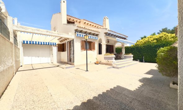 Resale - Villa - Orihuela Costa - La Zenia