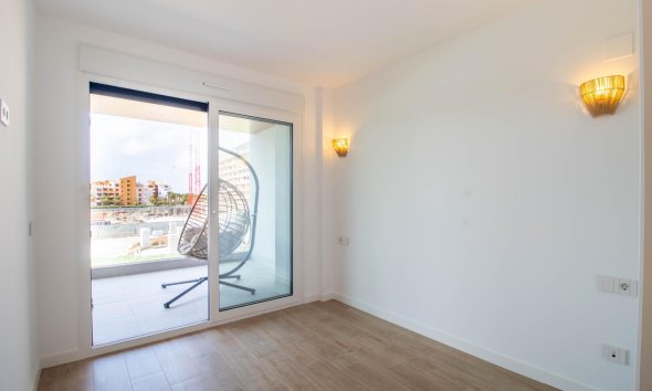 Resale - Apartment - Torrevieja - Punta Prima