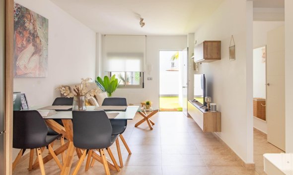 Resale - Bungalow - Pilar de la Horadada - Torre de la Horadada