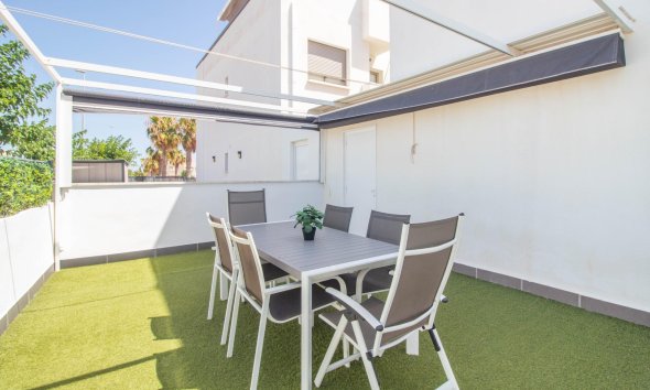 Resale - Bungalow - Pilar de la Horadada - Torre de la Horadada