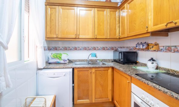 Resale - Terraced house / Townhouse - Orihuela Costa - La Zenia