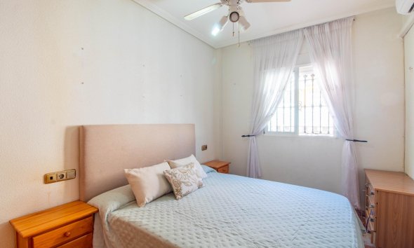 Resale - Terraced house / Townhouse - Orihuela Costa - La Zenia