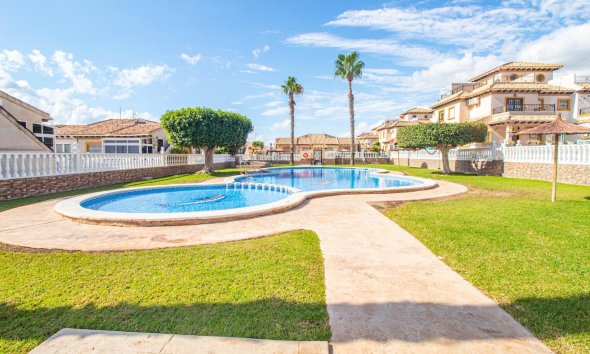 Resale - Terraced house / Townhouse - Orihuela Costa - La Zenia