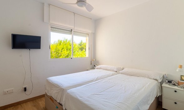 Resale - Apartment - Orihuela Costa - Campoamor