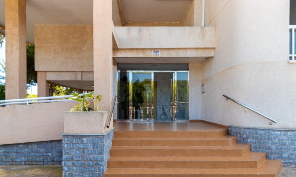 Resale - Apartment - Orihuela Costa - Campoamor