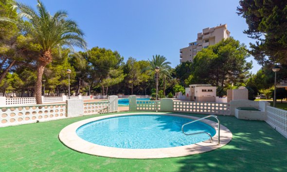 Resale - Apartment - Orihuela Costa - Campoamor