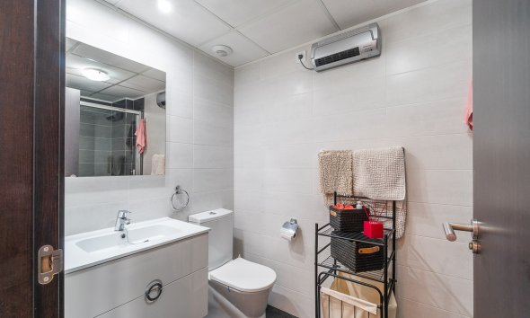 Resale - Apartment - Orihuela Costa - Villamartín
