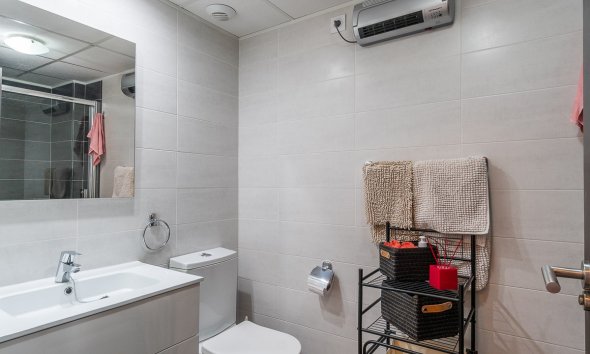 Resale - Apartment - Orihuela Costa - Villamartín