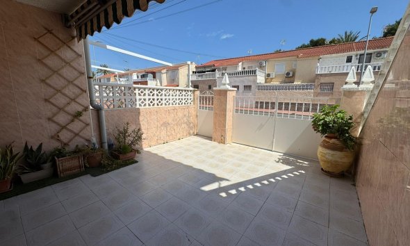 Resale - Bungalow - Torrevieja - Playa de los Naufragos